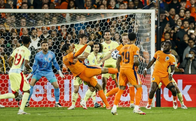 EPA-EFE/KOEN VAN WEEL